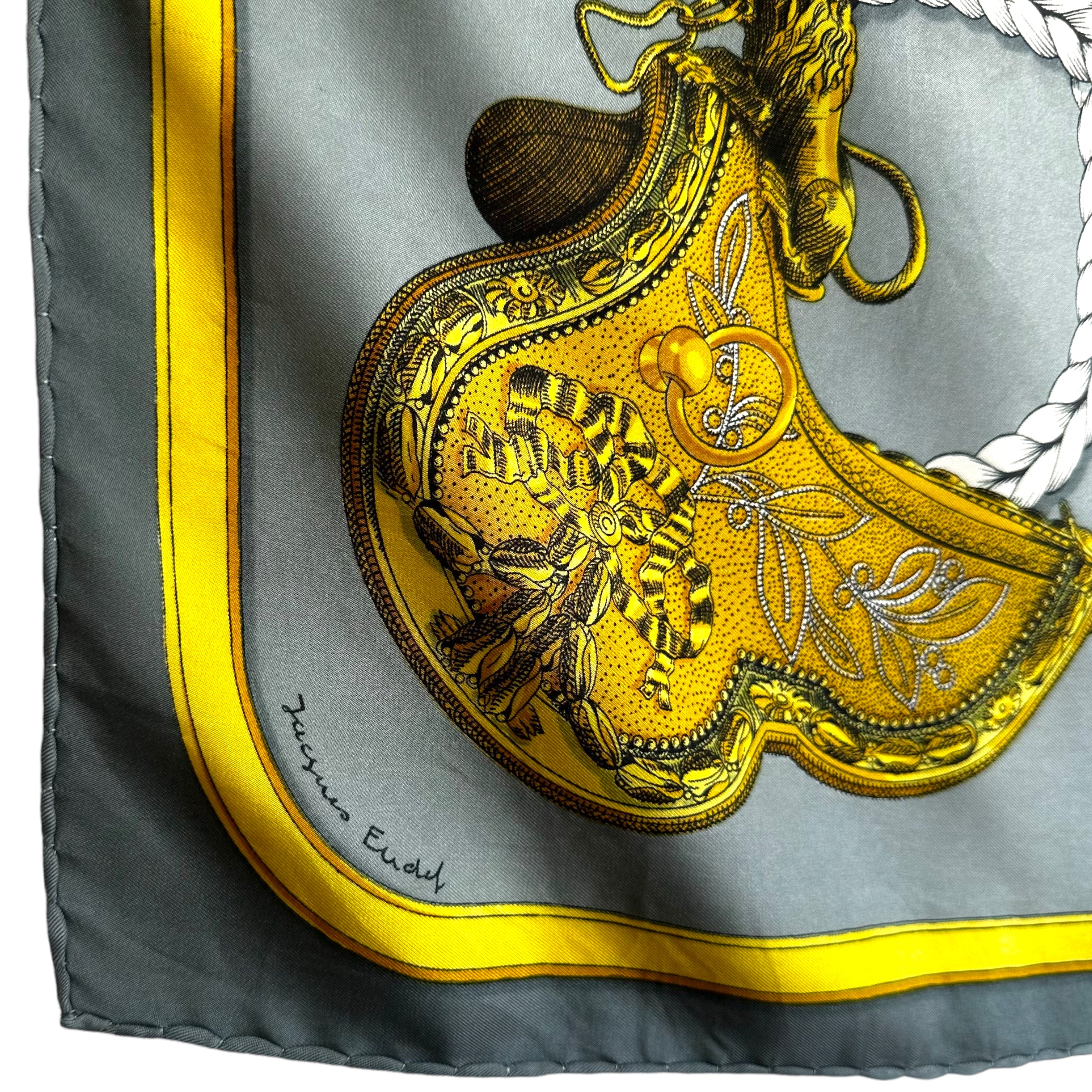 Grand display - HERMES SCARF 90 CM