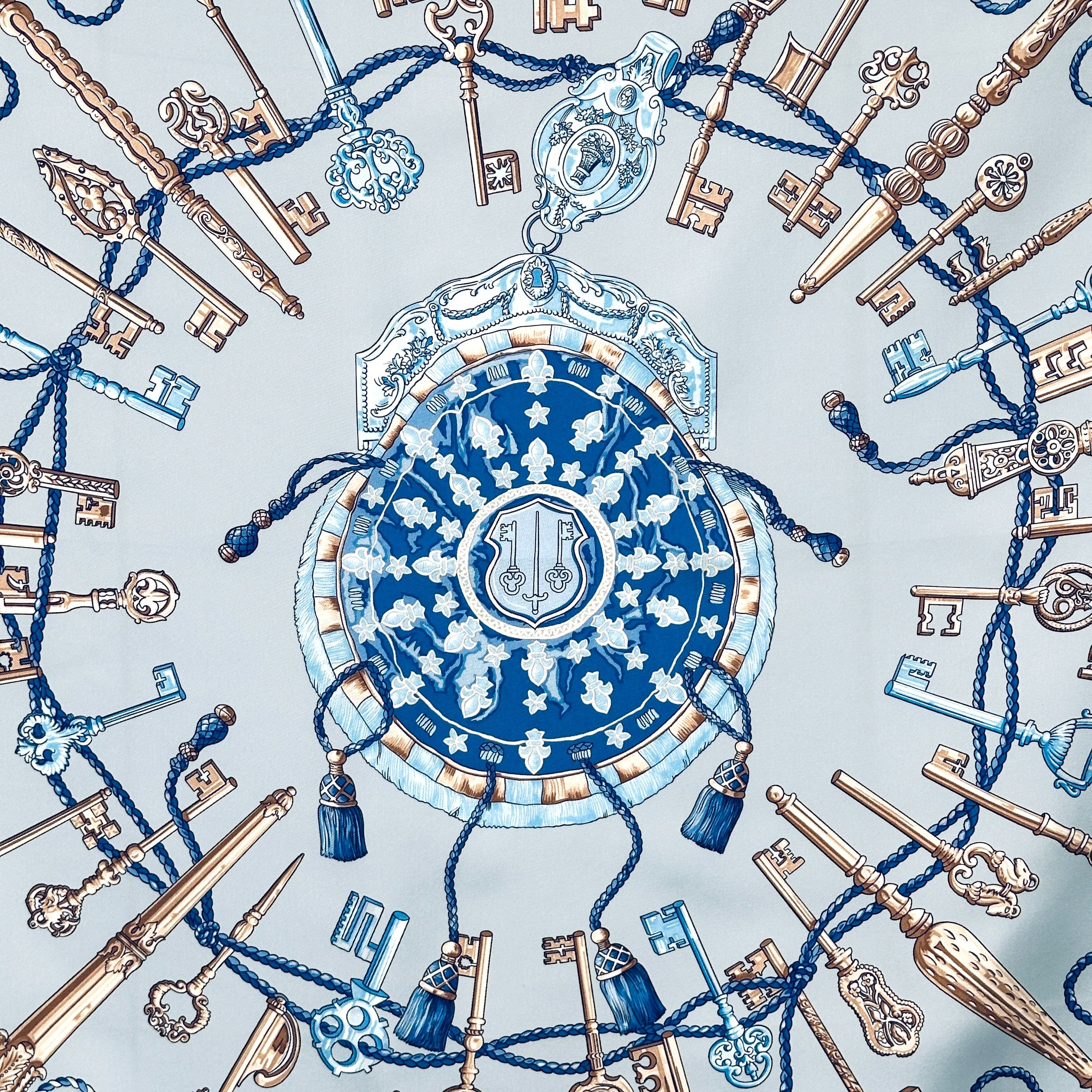 carre-foulard-hermes-les-cles-centre-du-dessin