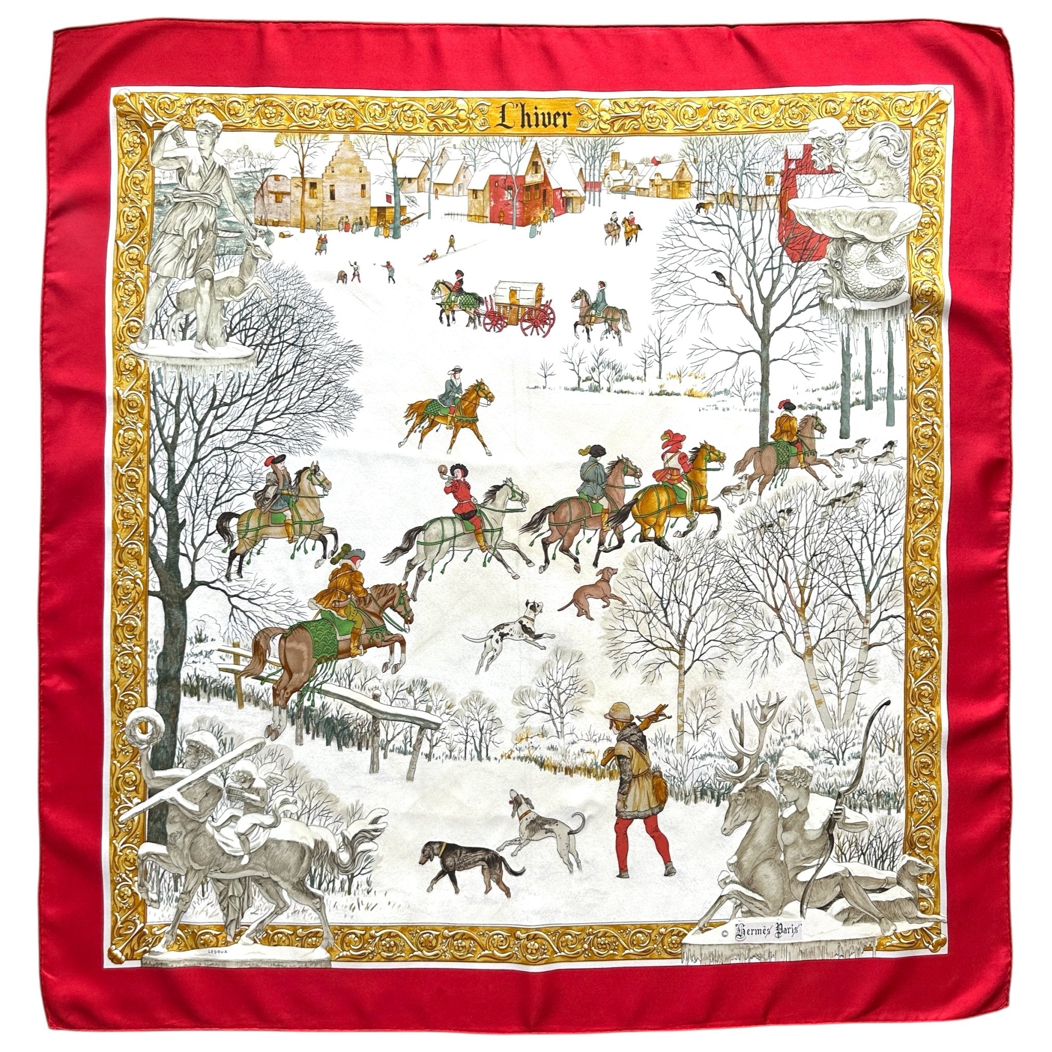 Foulard Hermès L’Hiver 90 cm – Vue d’ensemble sur fond neige avec bord rouge grenat