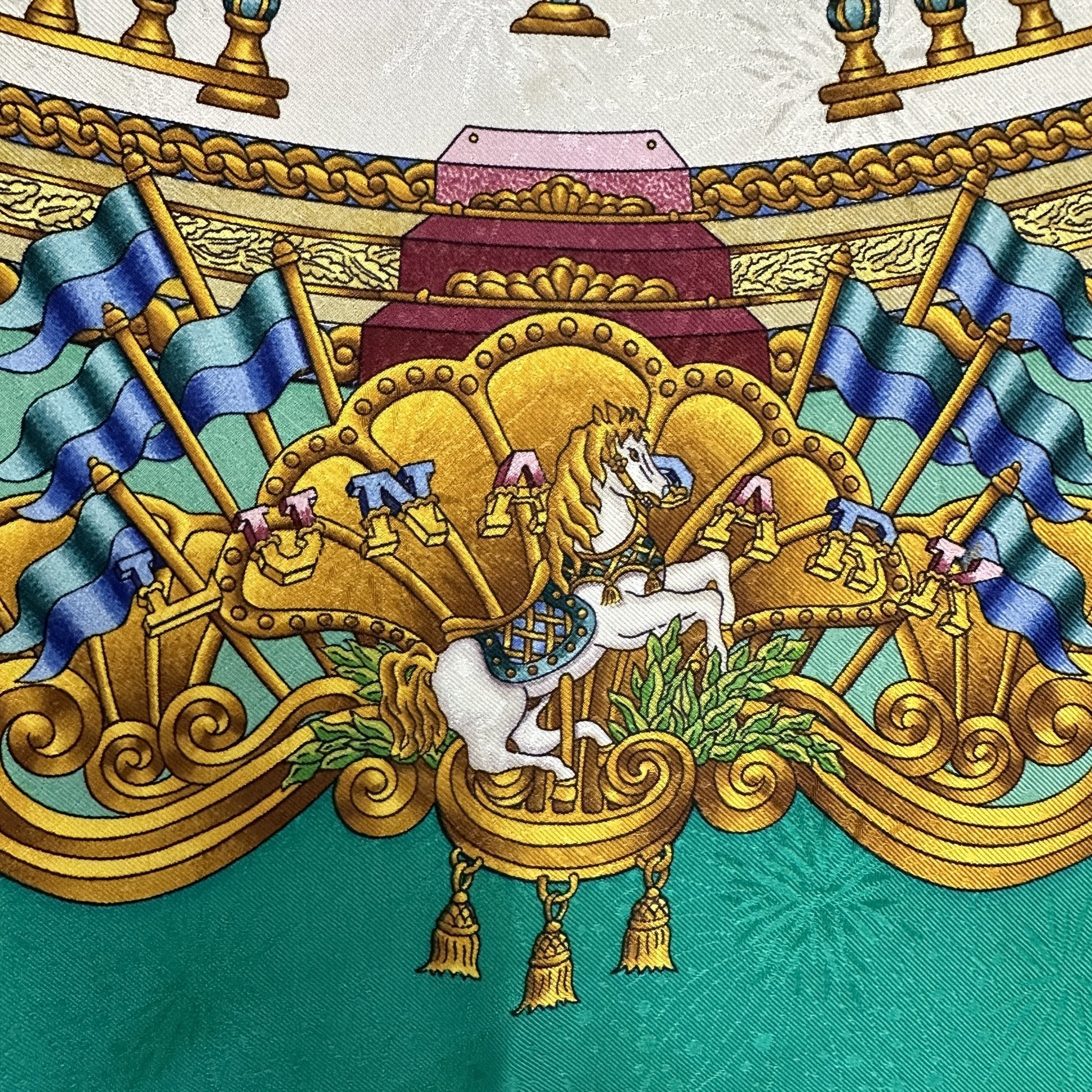 carre hermes lunapak cheval de bois de manege