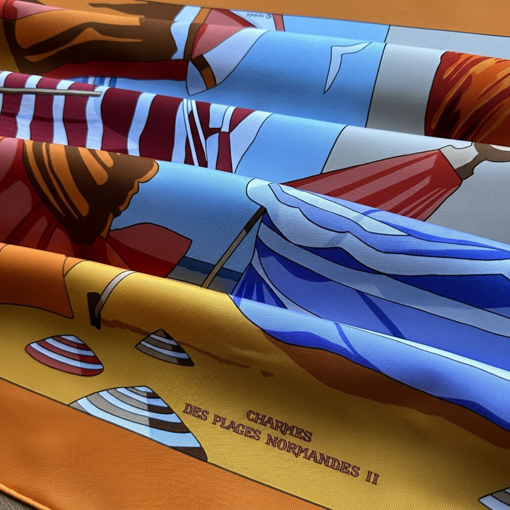 Détail du titre Charmes des Plages Normandes II sur le foulard Hermès