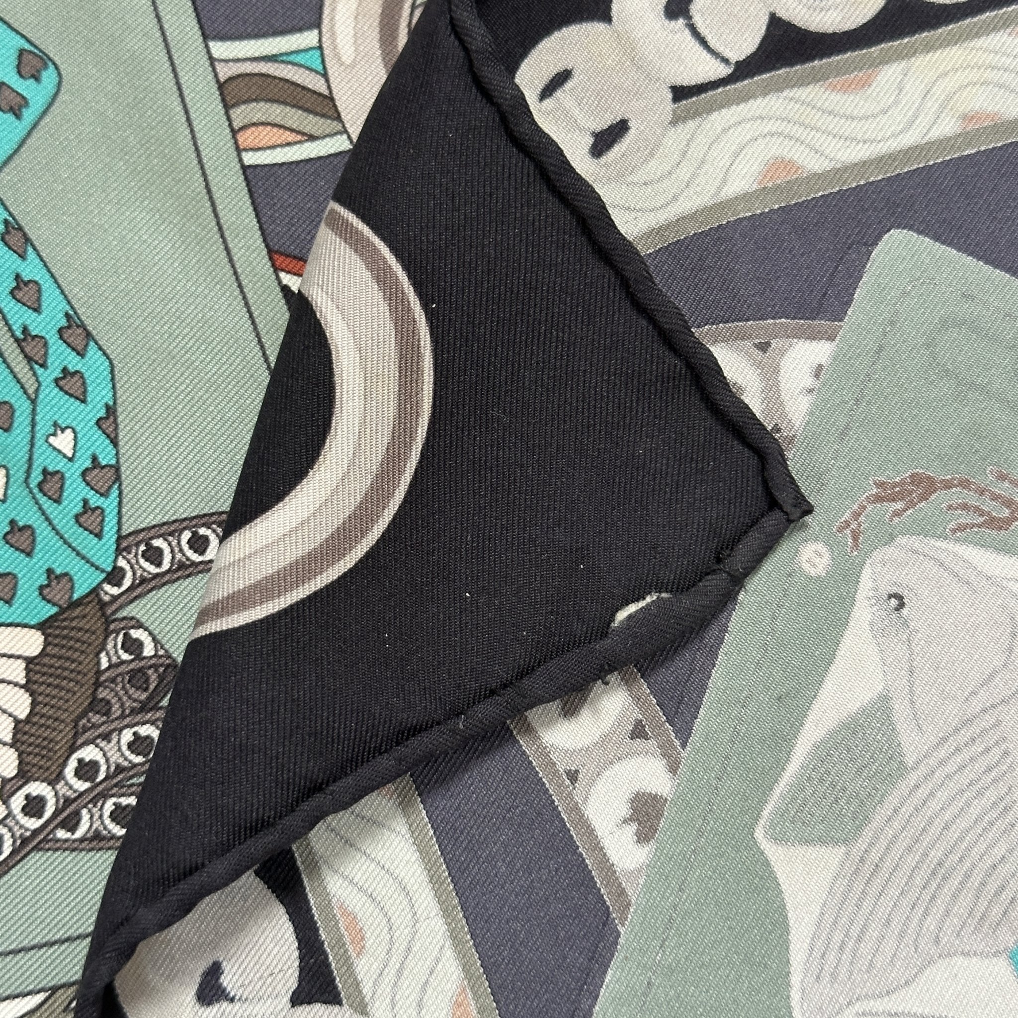 etiquette du foulard hermes