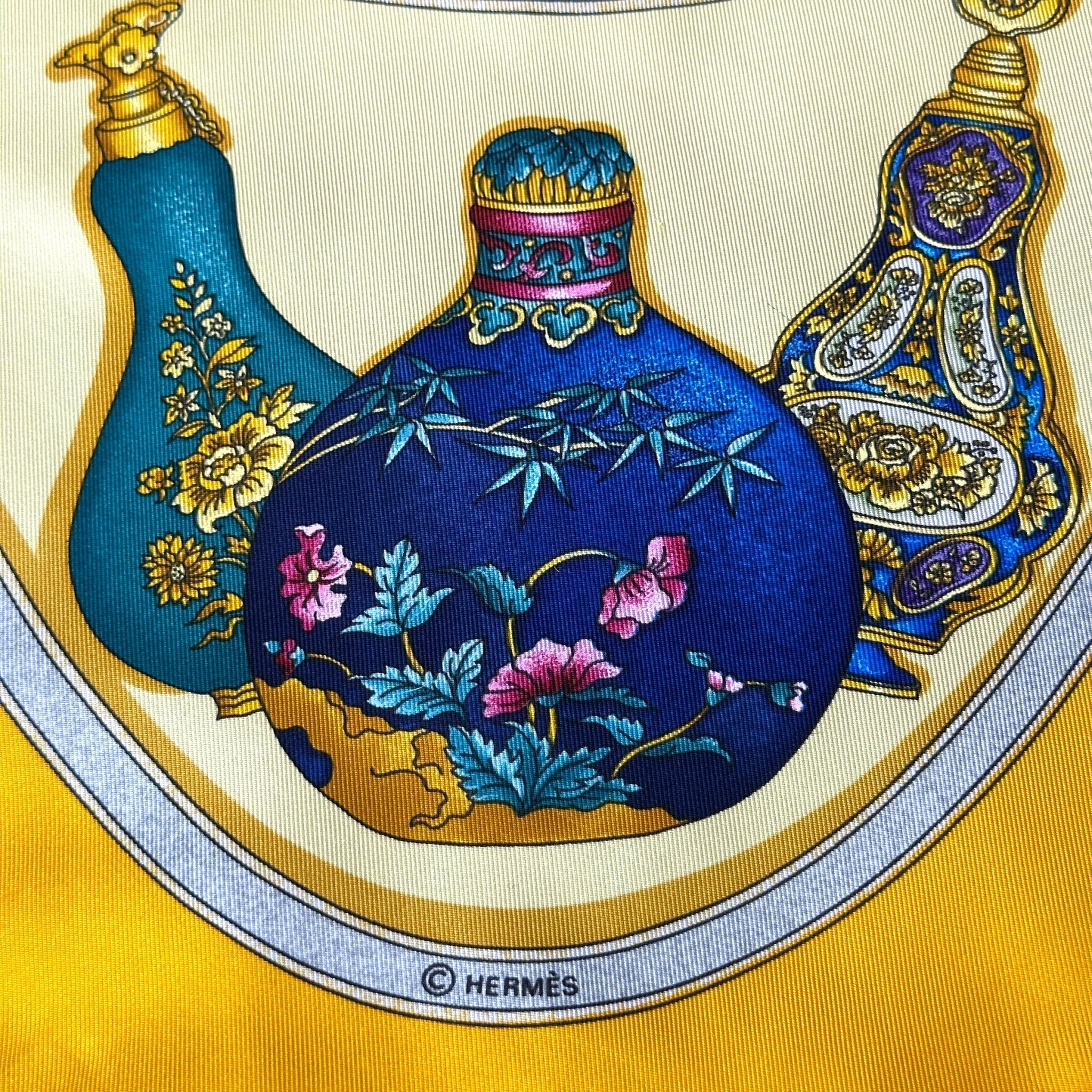 Logo copyright Hermès imprimé sur le motif