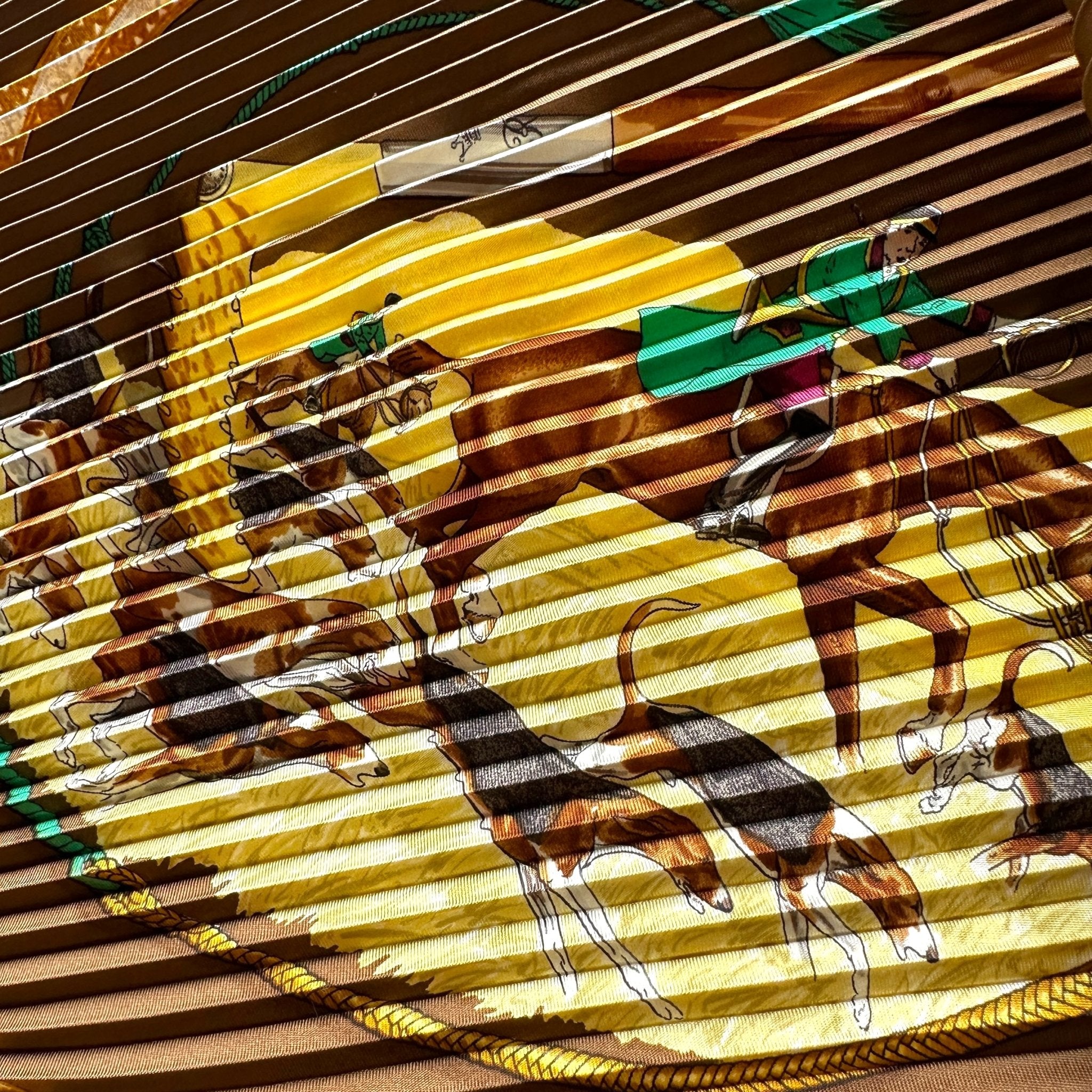 Texture plissée du foulard