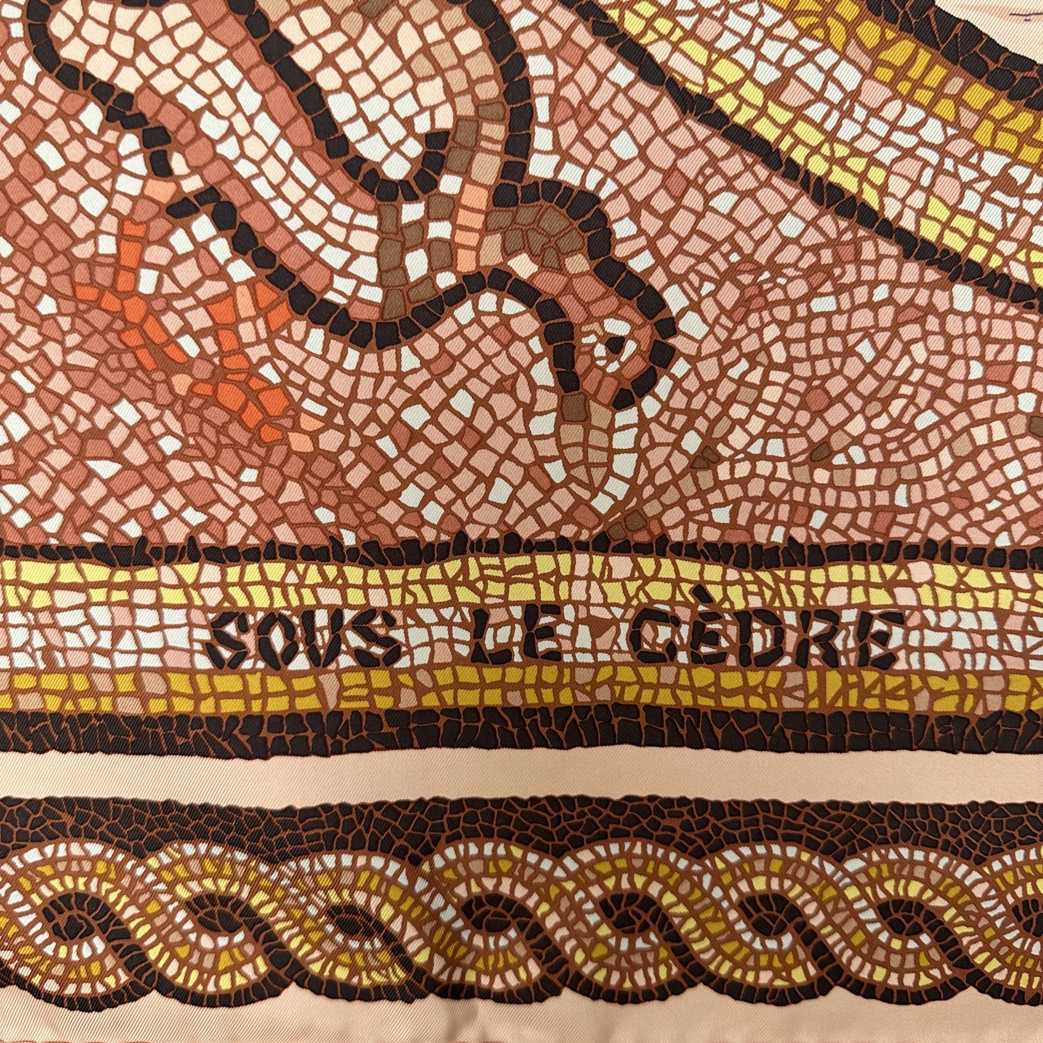 titre du foulard sous le cèdre 